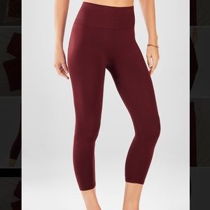 Fabletics Seamless Capri Leggings New With Tags